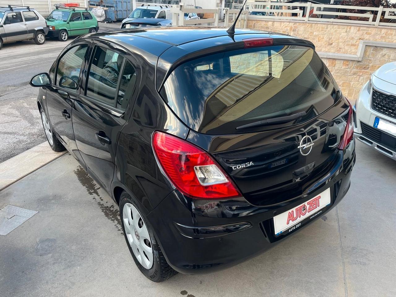 Opel Corsa 1.2 5 porte Cosmo