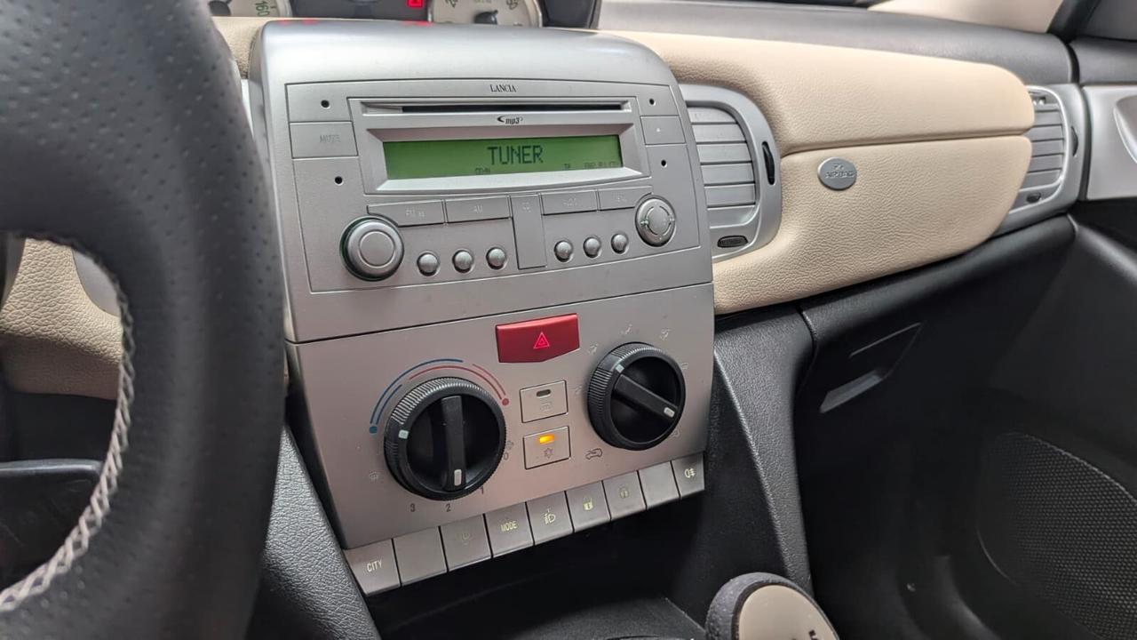 Lancia Ypsilon 1.2 Platino