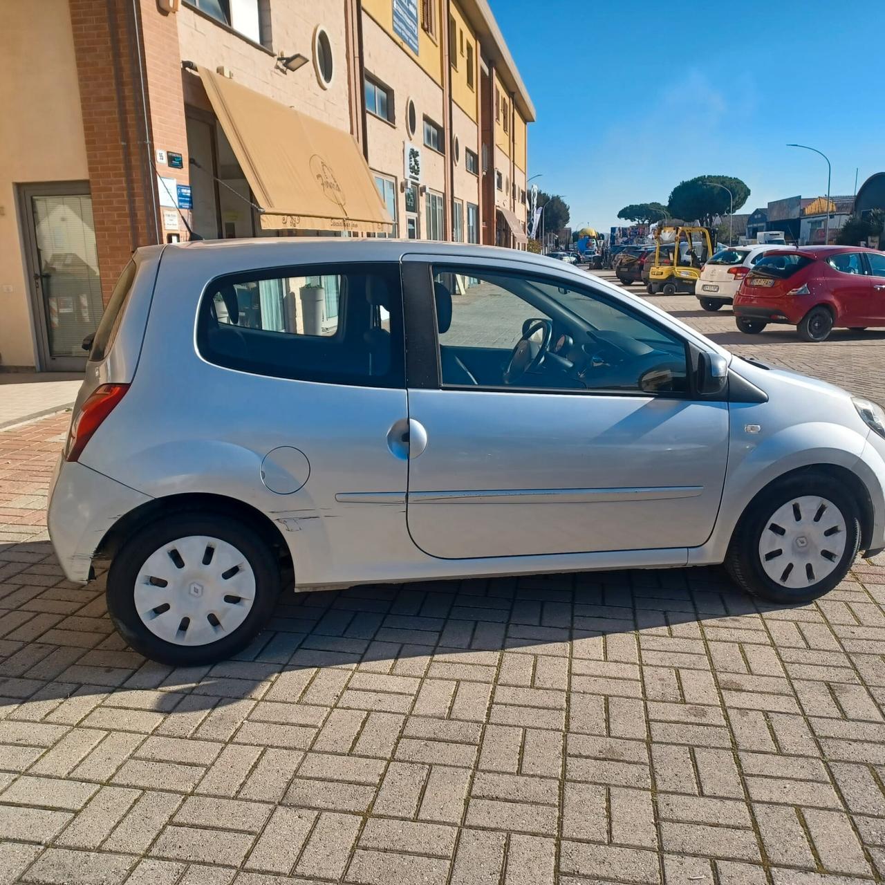 144.118KM TWINGO 1.2 PER NEOPATENTATI