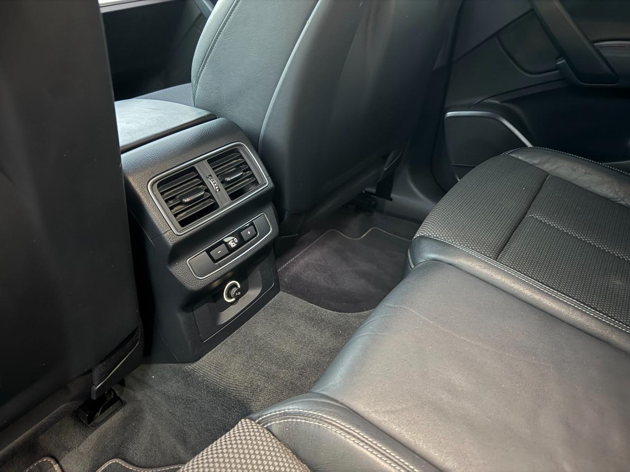 AUDI Q5 2.0 S-LINE INTERNO ED ESTERNO