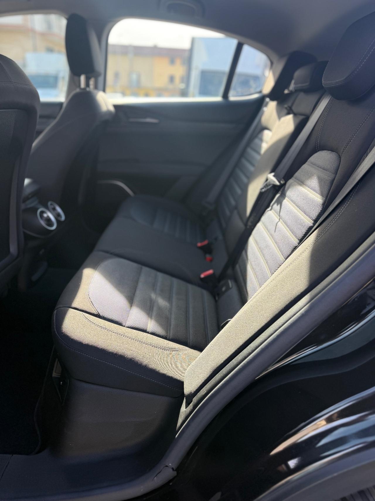 Alfa Romeo Stelvio 2.2 Turbodiesel 190 CV AT8 Q4 Business