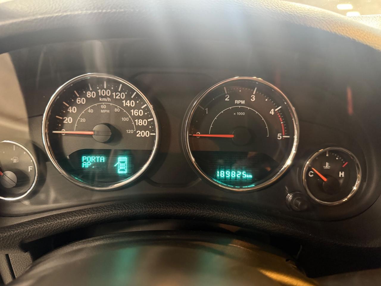 Jeep Wrangler 2.8 CRD DPF Rubicon Auto Soft Top Lungo