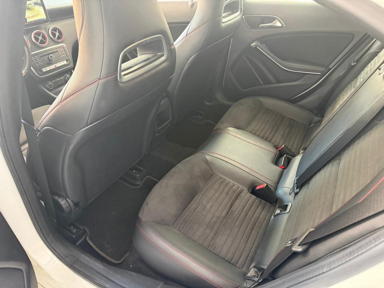 Mercedes-benz A 180d Premium