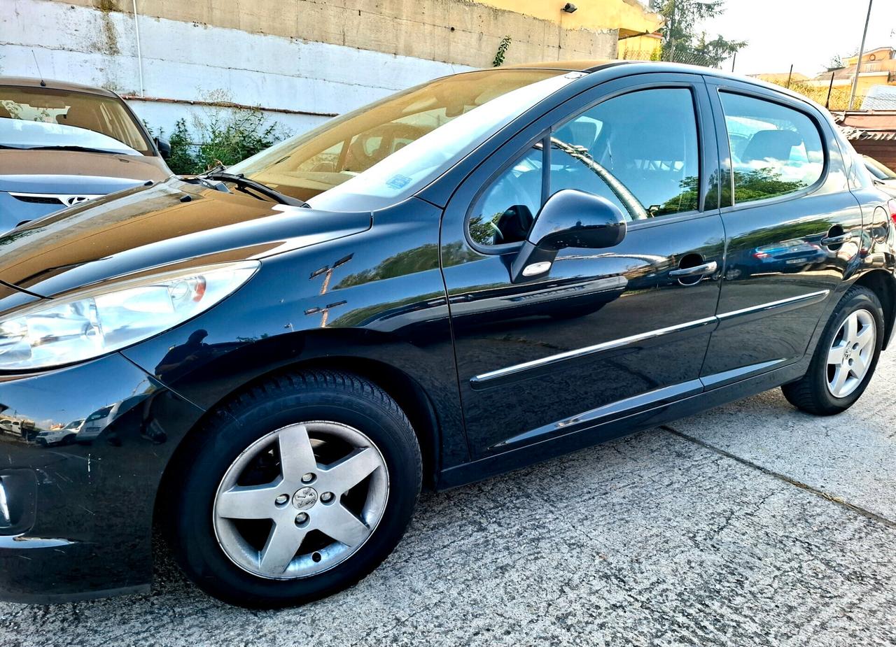 Peugeot 207 1.4 HDi 70CV 5p. Allure
