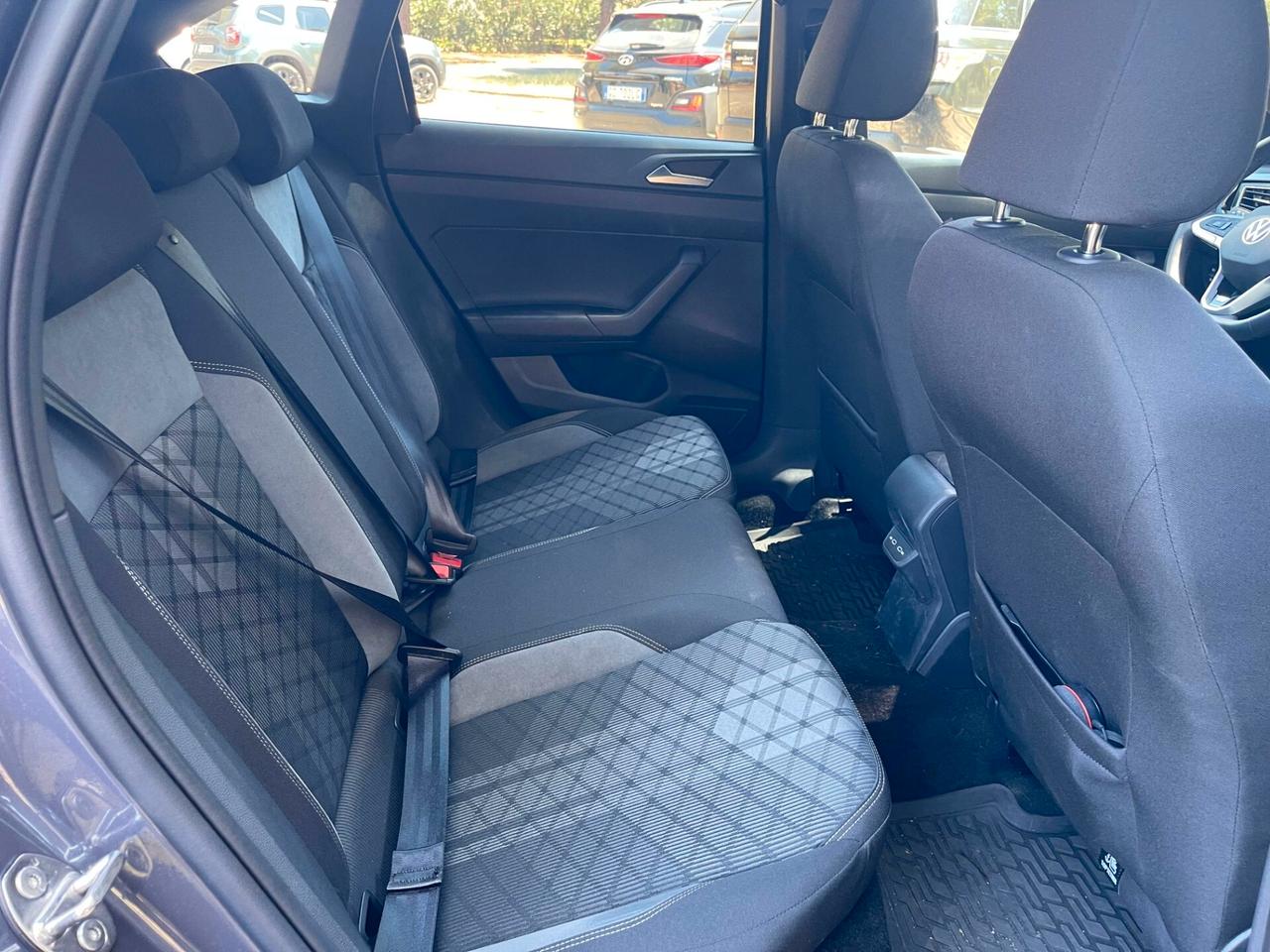 Volkswagen Taigo 1.0 tsi R-Line Plus 115cv TETTINO NEOPATENTATI