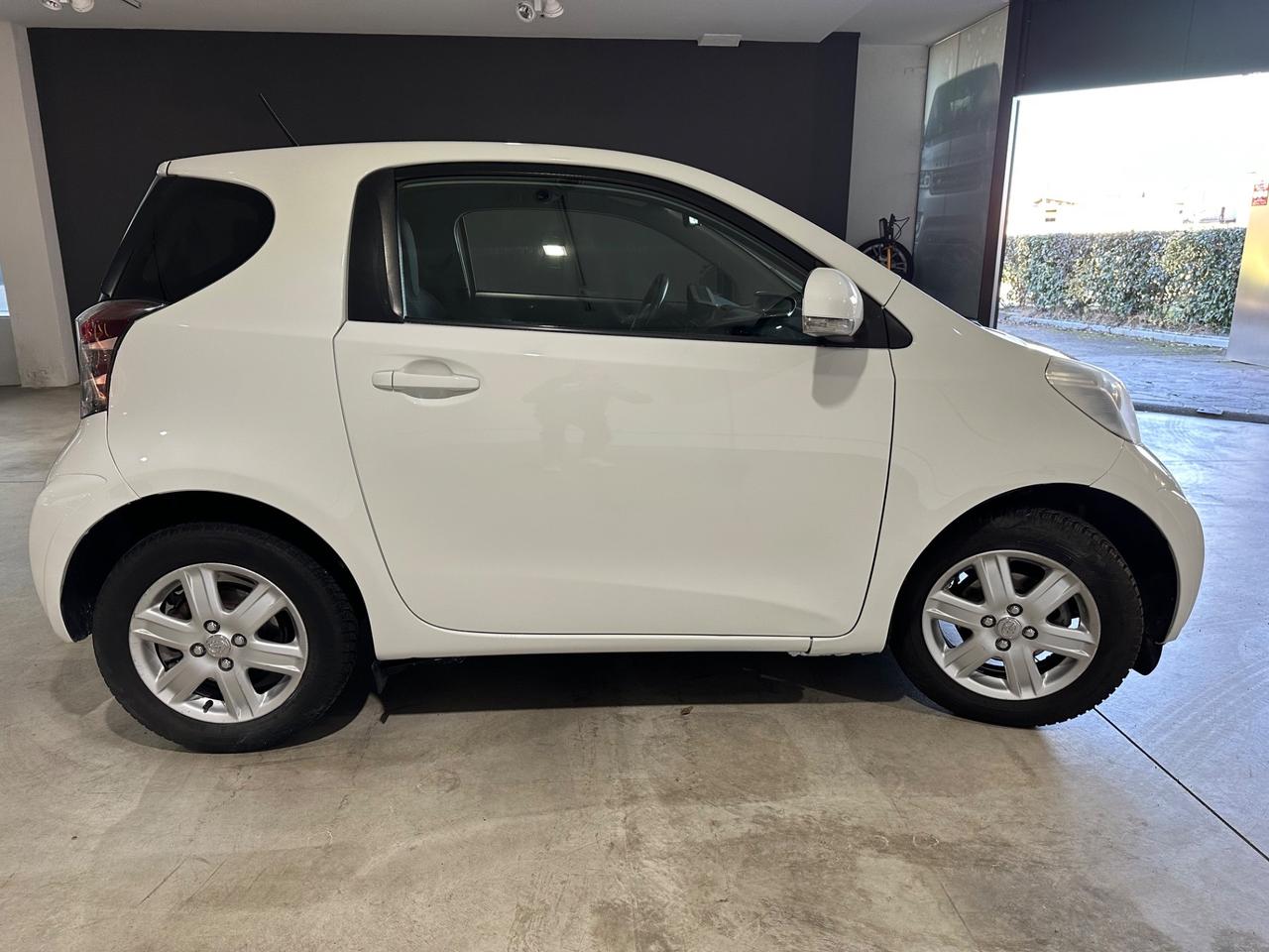 Toyota iQ 1.0 Sol