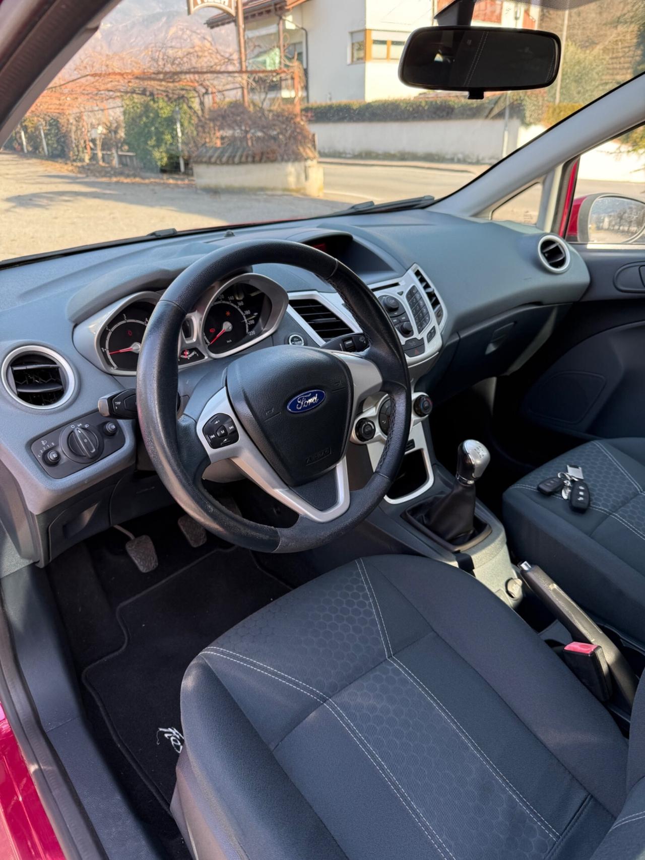 Ford Fiesta 1.4 TDCi 70CV 5 porte Titanium