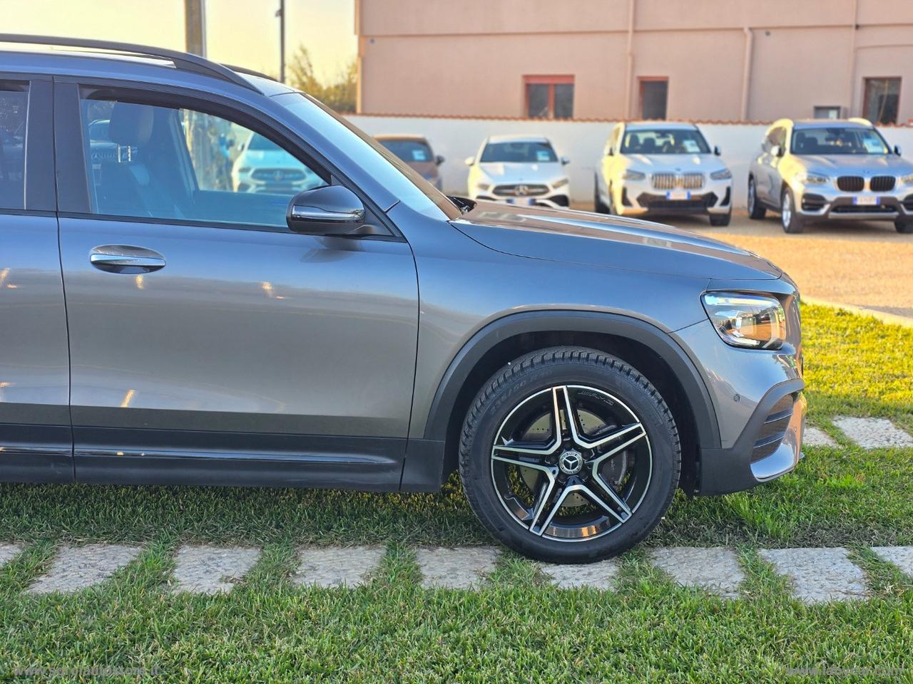 MERCEDES-BENZ GLB 200 d Automatic Premium