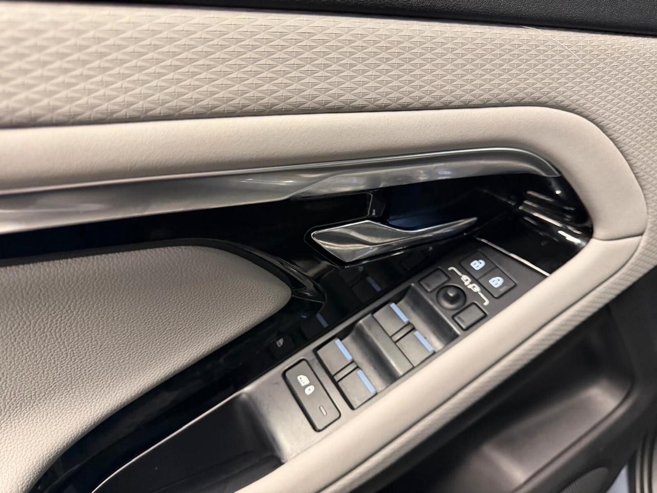 RANGE ROVER EVOQUE R-DYNAMIC 2.0D MHEV AWD 163CV PELLE NAVI CAM ANNO 2023