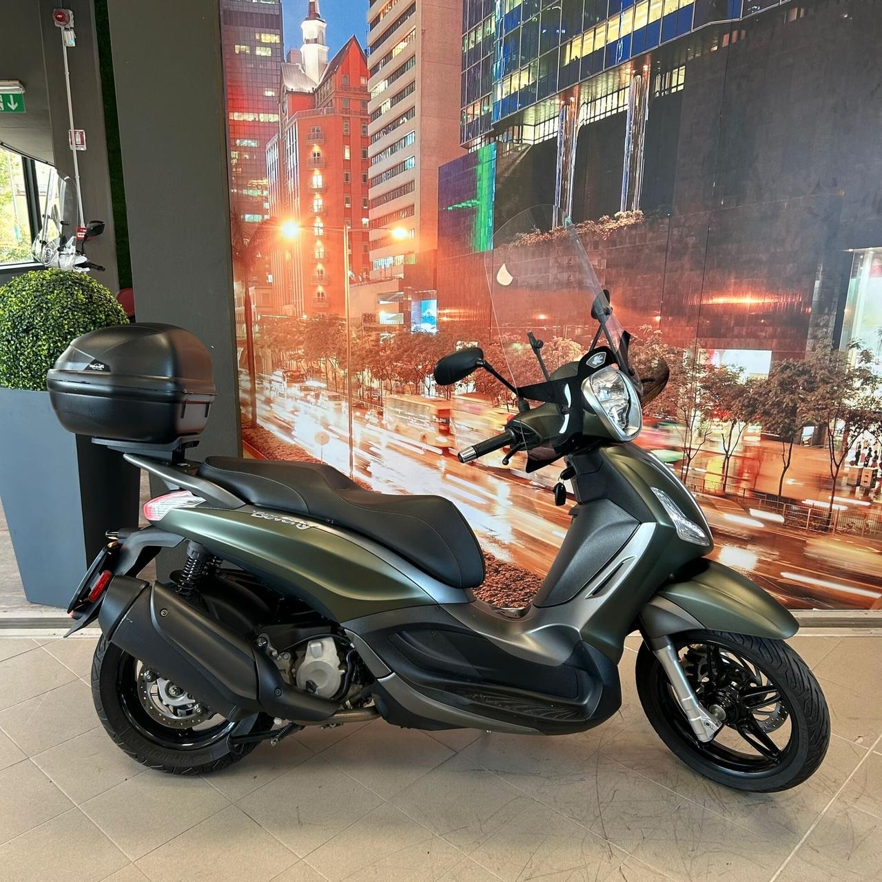 Piaggio Beverly 350