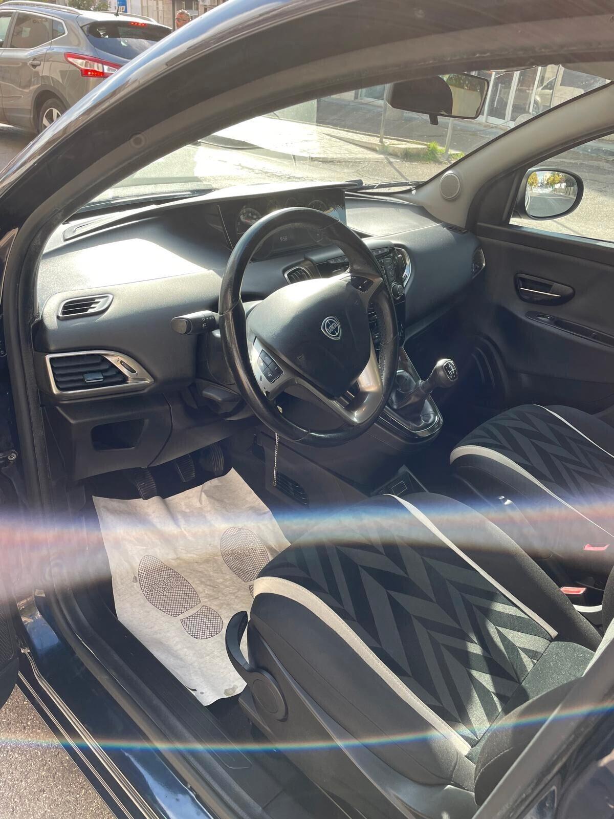 Lancia Ypsilon 1.3 MJT 16V 95 CV 5 porte S&S Gold