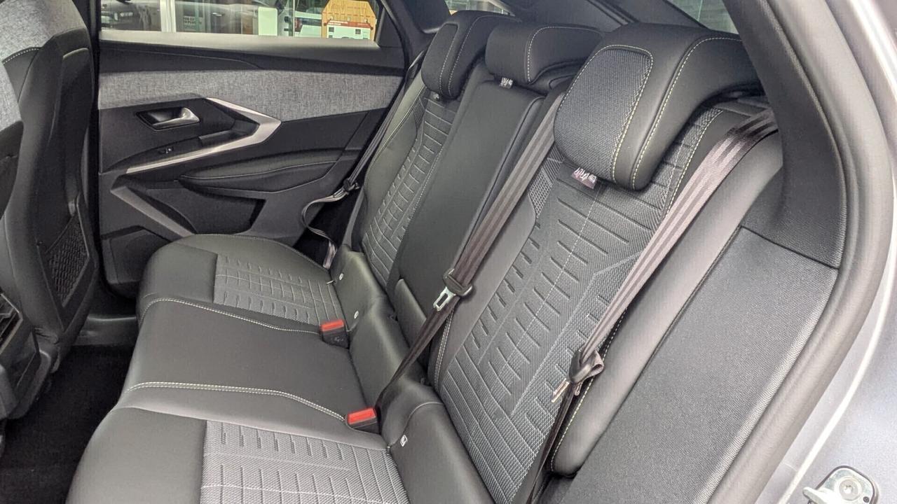 Peugeot 3008 Hybrid 145 e-DCS6 GT