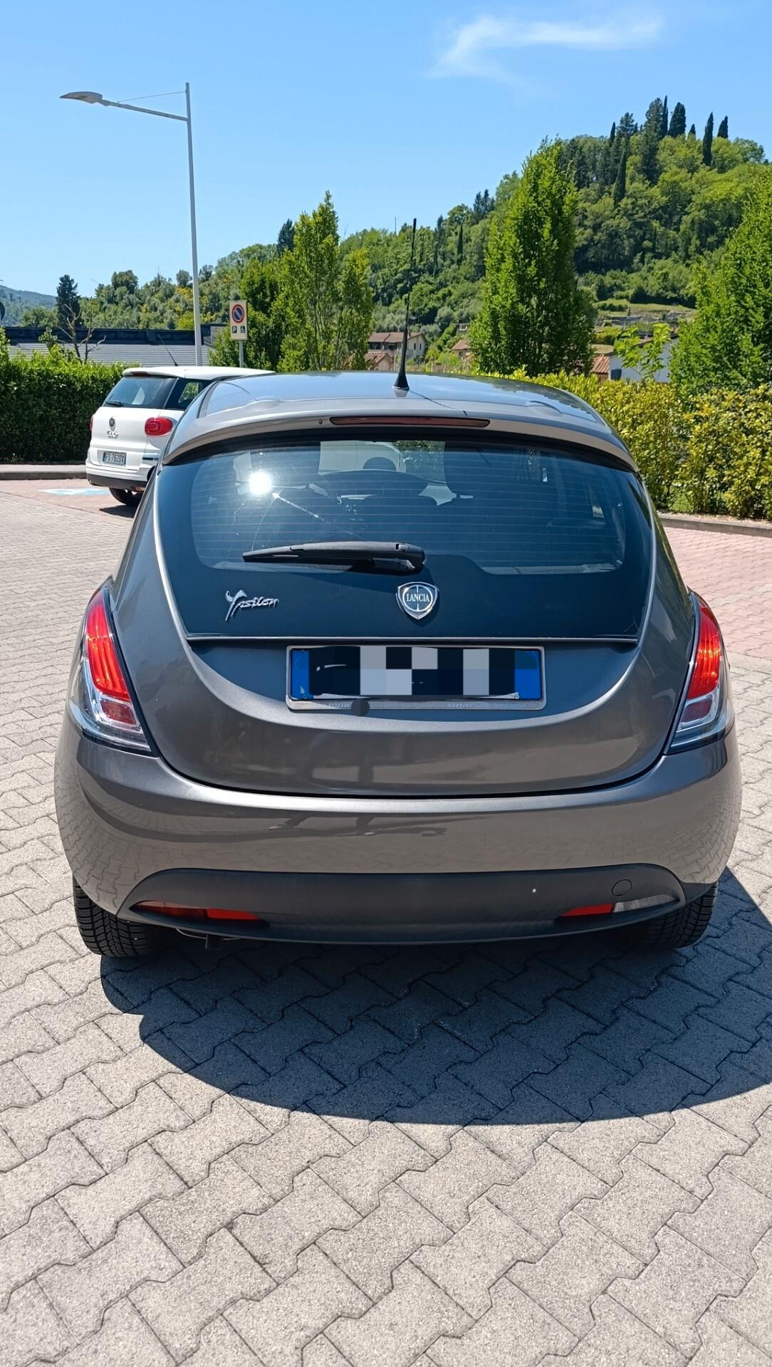 Lancia Ypsilon 1.2 69 CV 5 porte S&S Gold