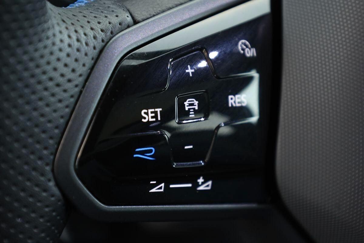 Volkswagen T-Roc R 2.0 TSI DSG 4MOTION BlueMotion Technology