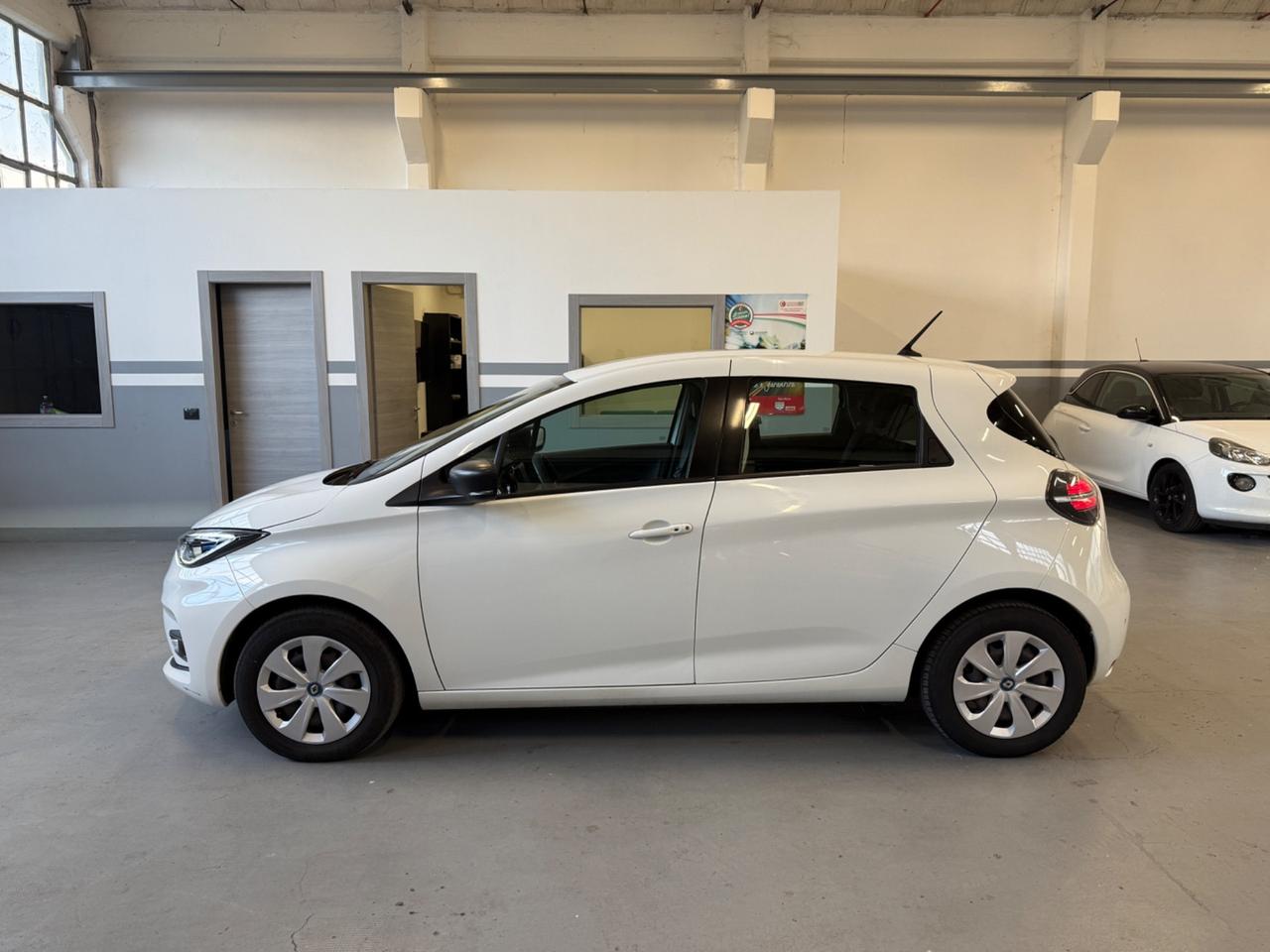 Renault ZOE Life R110 elettrica 2020 neopatentati