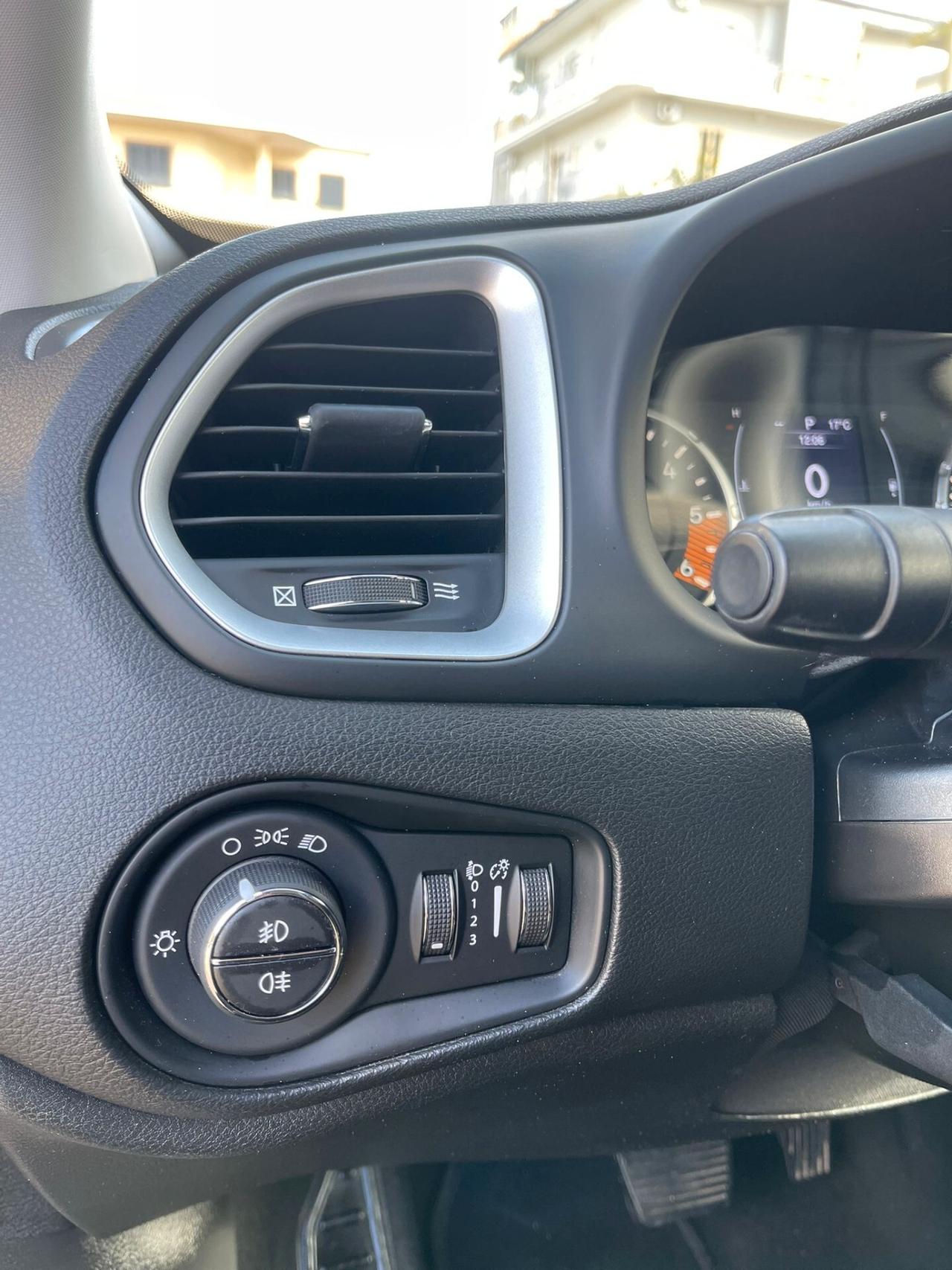 Jeep Renegade 1.6 Mjt DDCT 120 CV Longitude