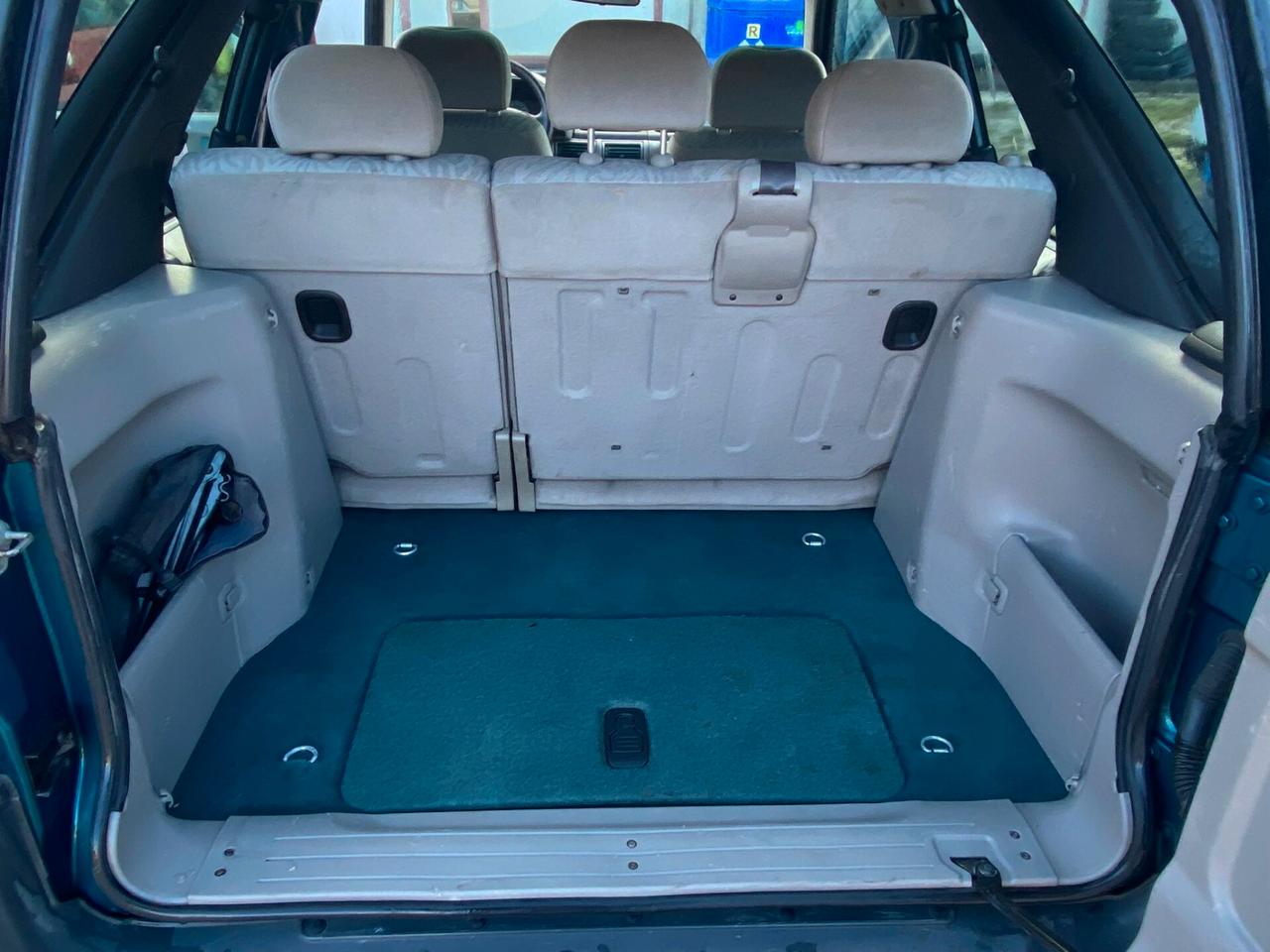 Land Rover Freelander 2.0 TD cat 3p. Hardback