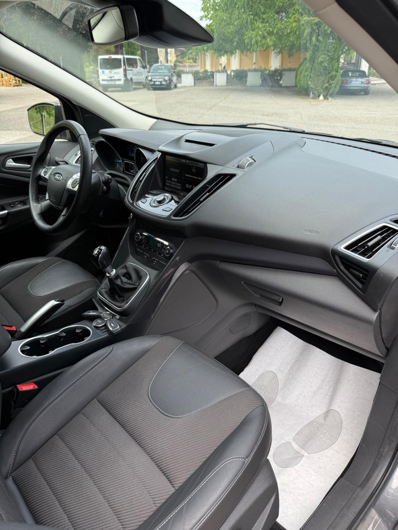 Ford Kuga 2.0 TDCI 150 CV S&S 4WD Vignale