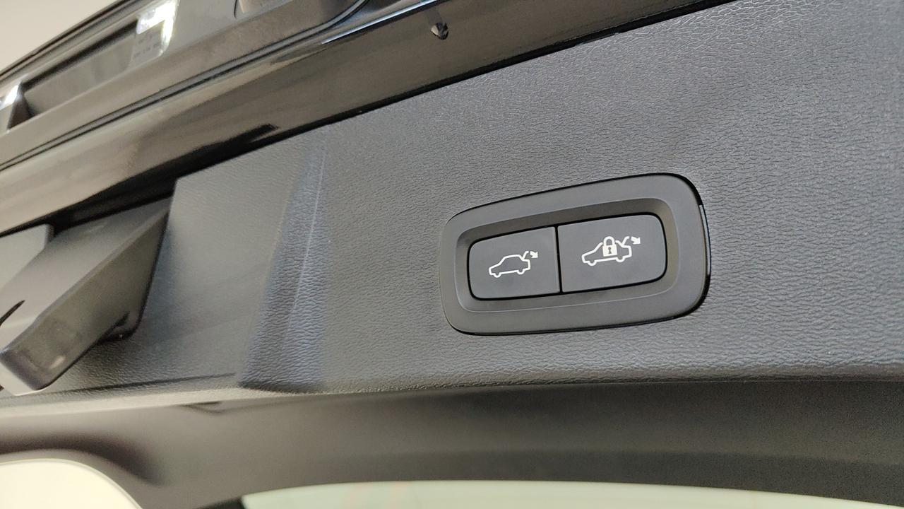 VOLVO XC40 2.0 b3 Core auto