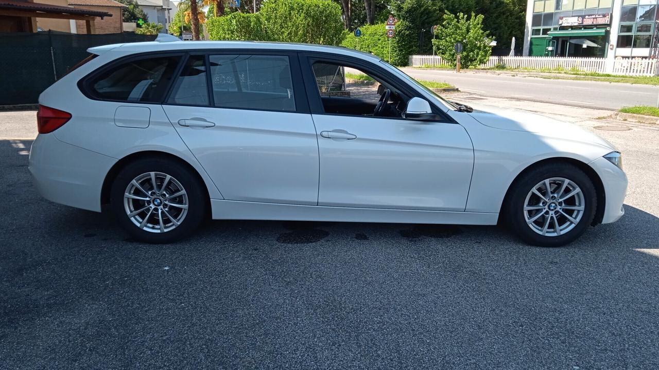 Bmw 318 318d Touring Business Advantage aut.