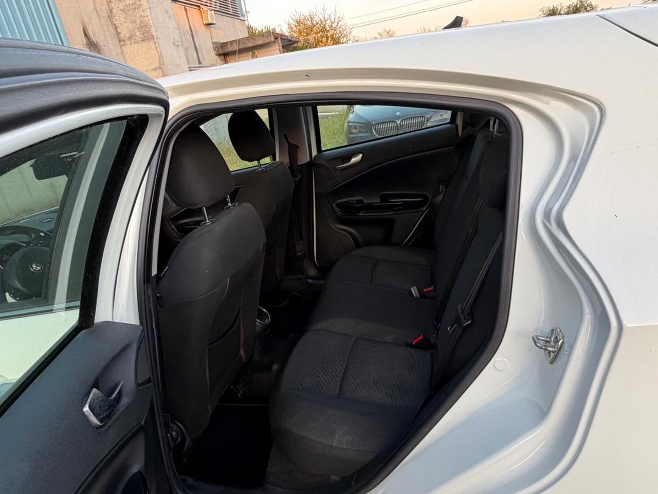 Alfa Romeo Giulietta 1.6 JTDm-2 105 CV Distinctive