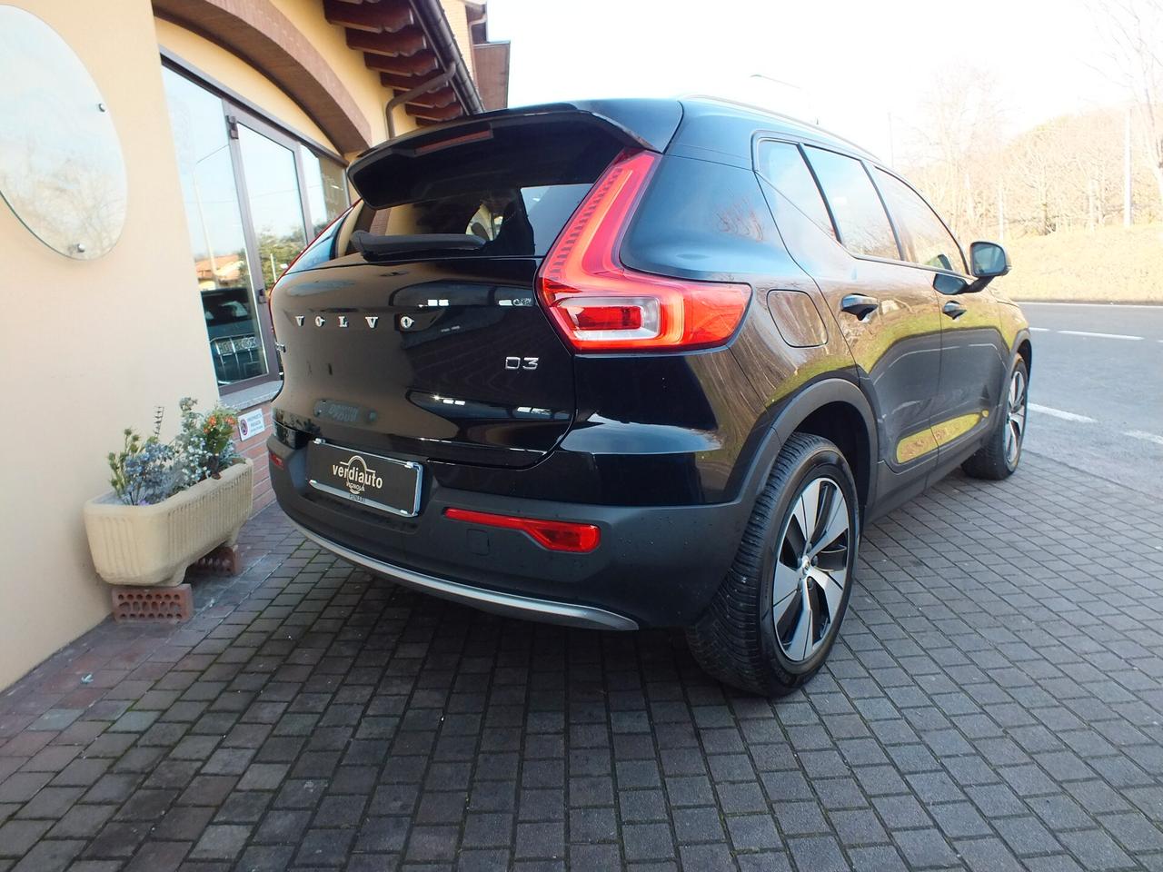 Volvo XC40 D3 150 CV AUTOCARRO N 1 IVA DETRAIBILE.