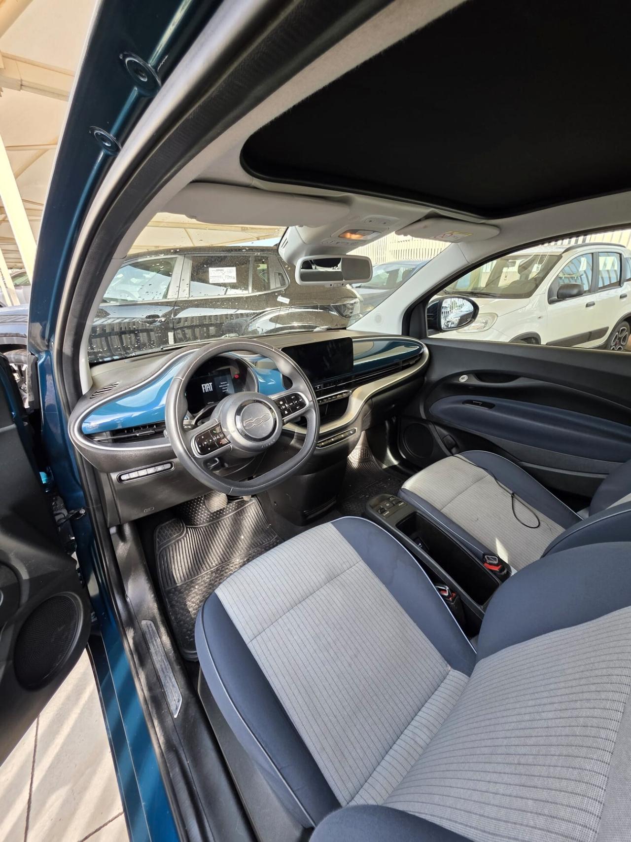 Fiat 500 500e Cabrio 42 kWh La Prima