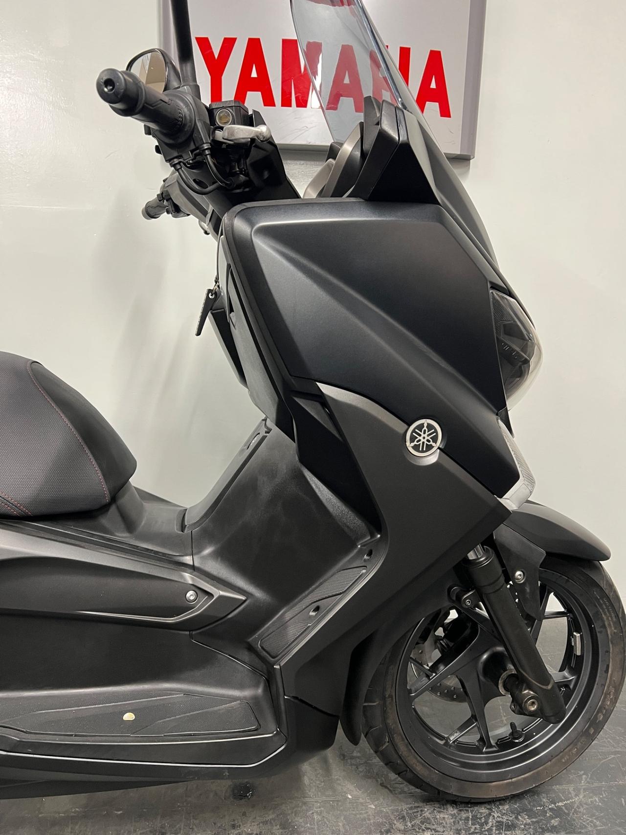 Yamaha X-Max 250