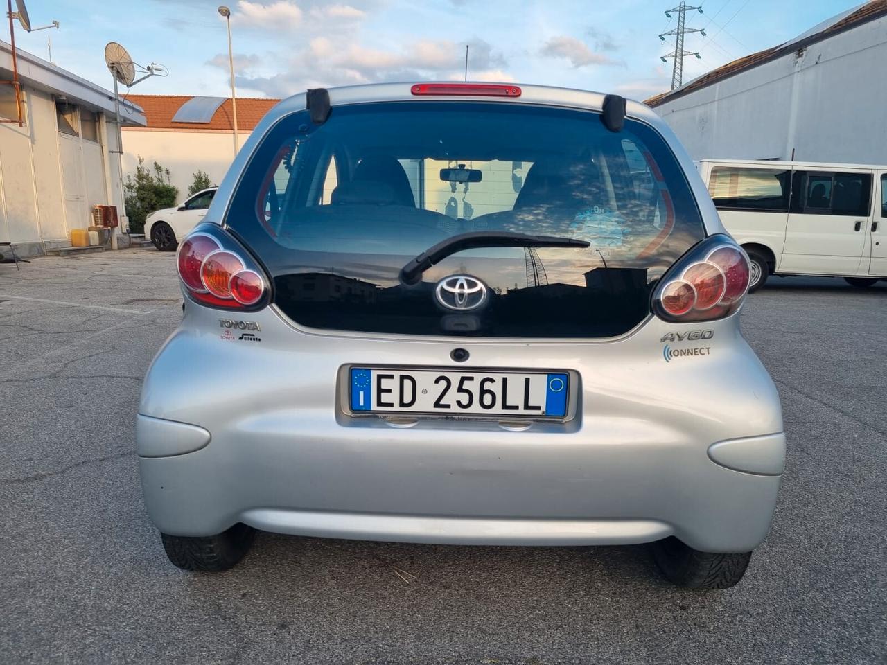 Toyota Aygo 1.0 12V VVT-i 5 porte Sol