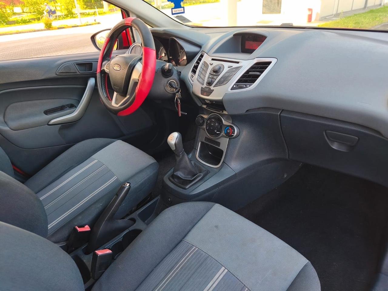 Ford Fiesta 1.4 Titanium Bz-GPL