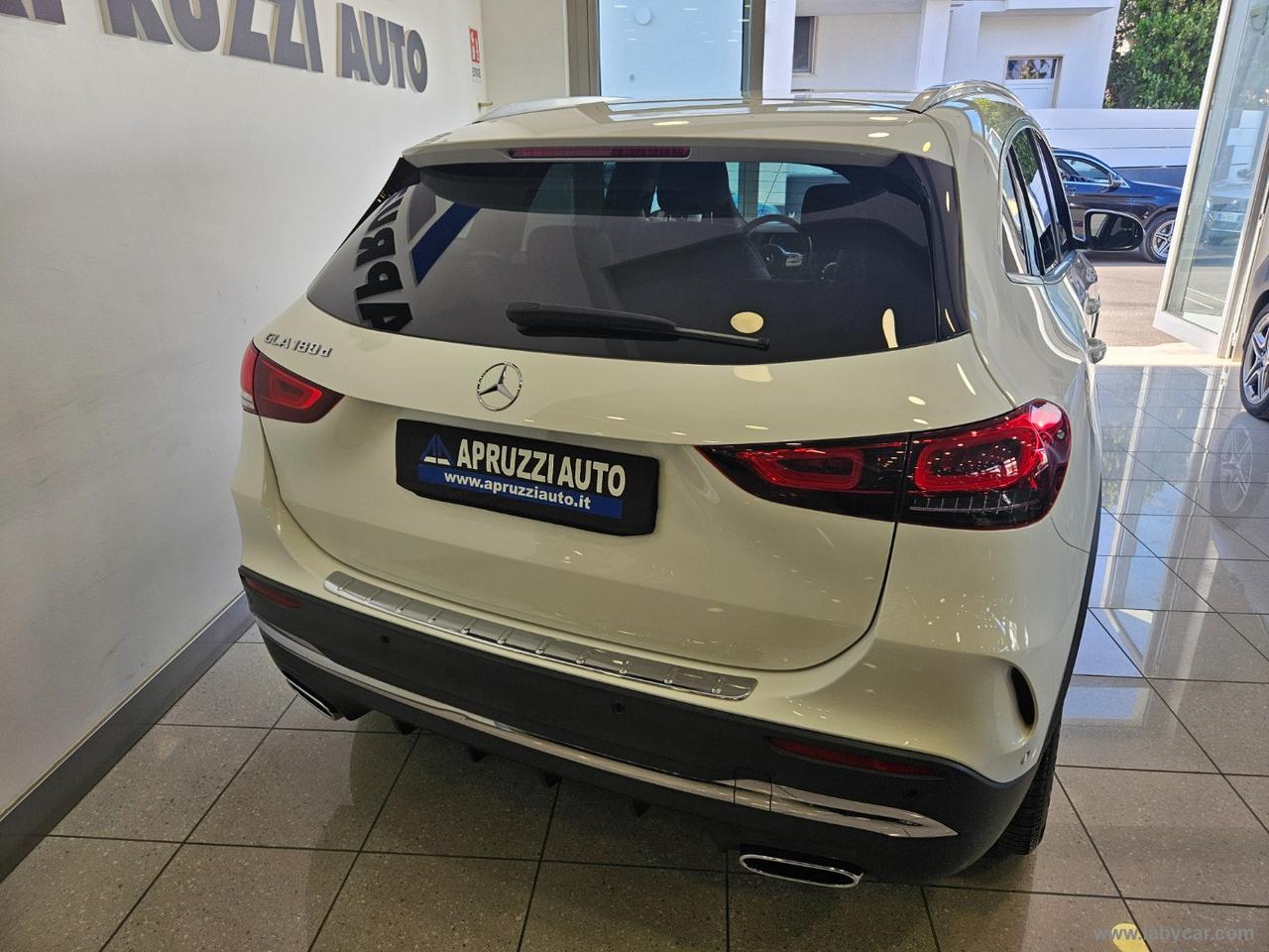 MERCEDES-BENZ GLA 180 d Automatic Premium