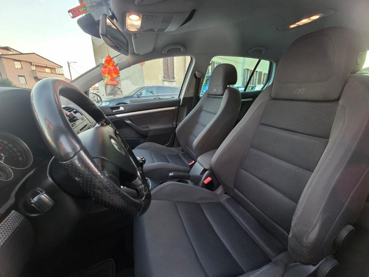 VOLKSWAGEN Golf 3.2 VR6 4mot. 5p. R32