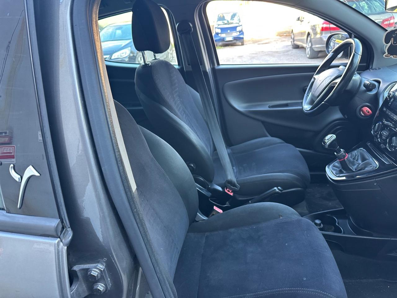 Lancia Ypsilon 1.3 MJT 16V 95 CV 5 porte S&S Silver