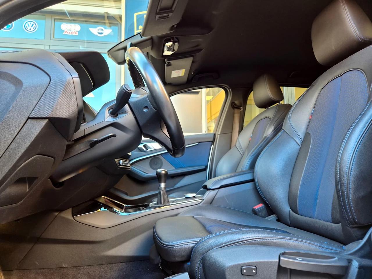 Bmw 118 118d 5p. Msport