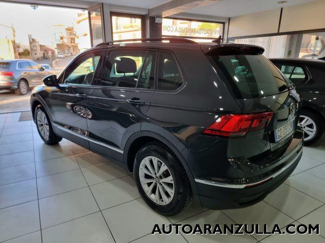 VOLKSWAGEN Tiguan NEW 2.0 TDI 150CV SCR DSG Life Navi - Fari a Led