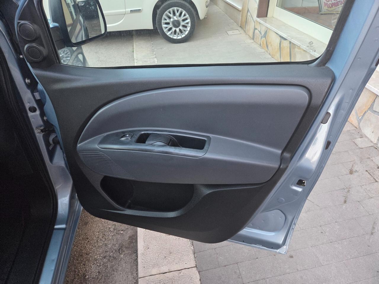 FIAT DOBLO 1.6 DIESEL 5 POSTI ANNO 2013 KM CERTIFICATI