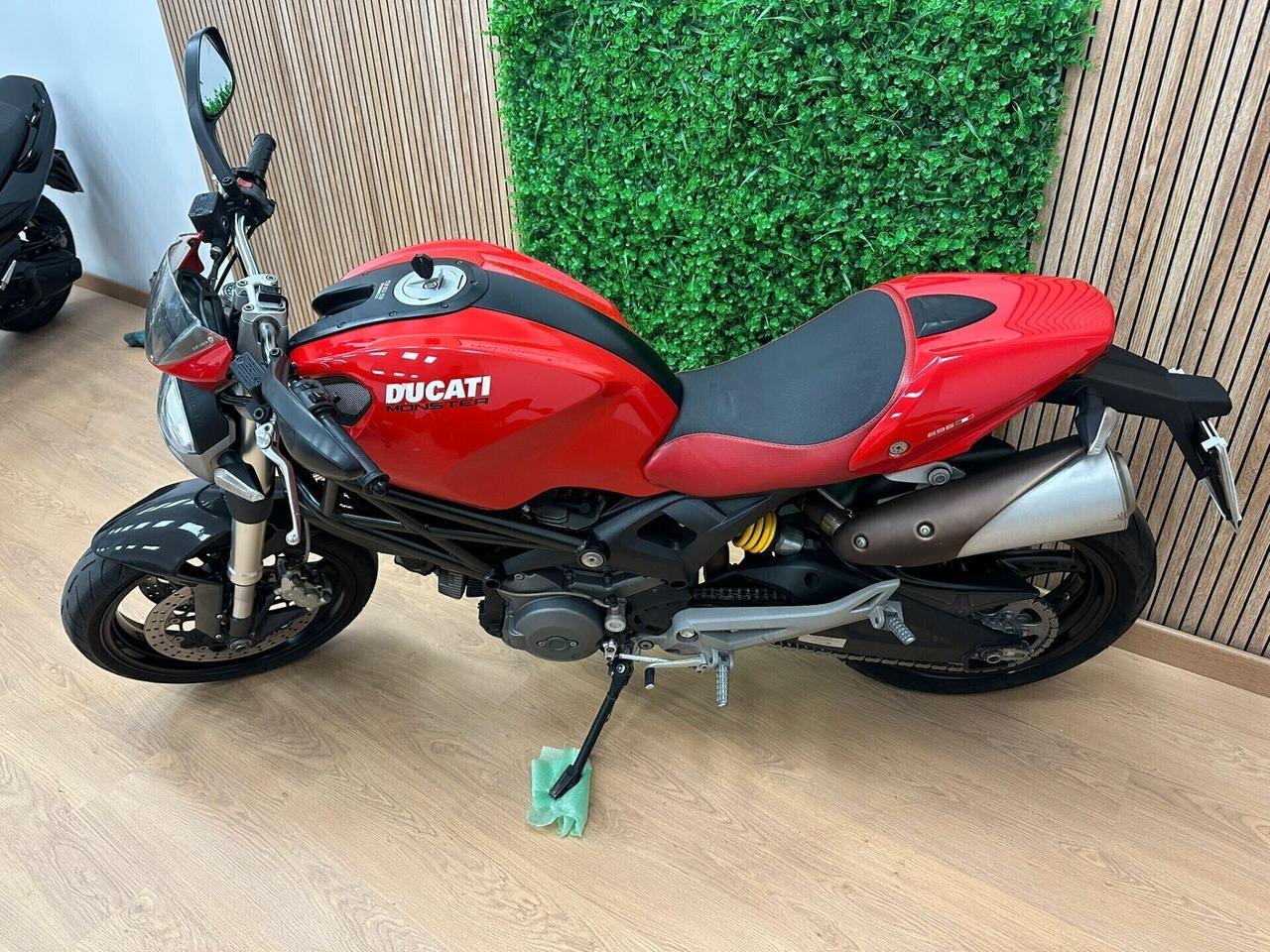 DUCATI MONSTER 696 - 2010 DA 79€ AL MESE