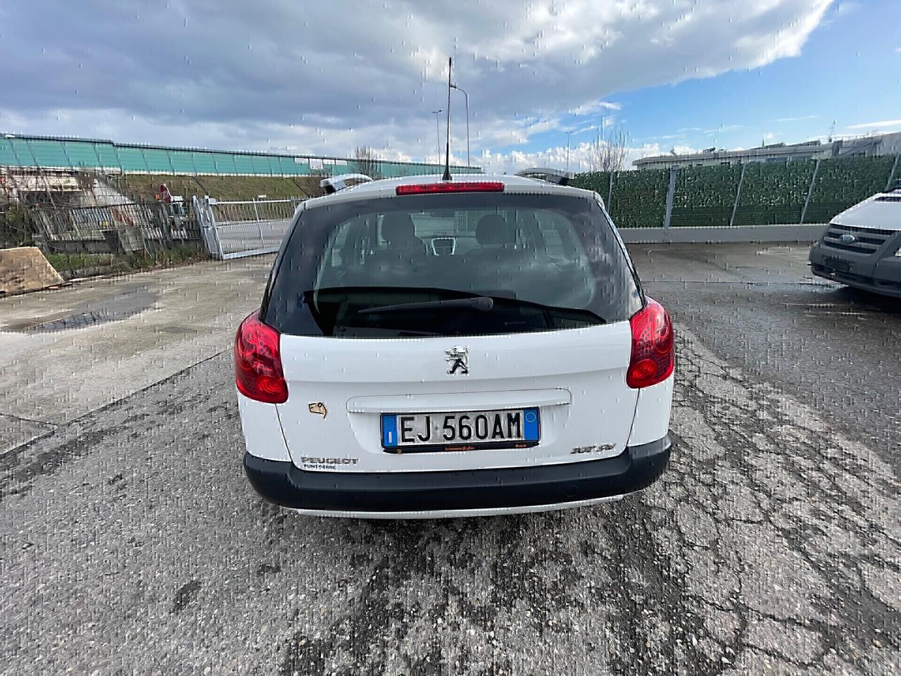 Peugeot 207 1.6 8V HDi 93CV SW Ciel Allure