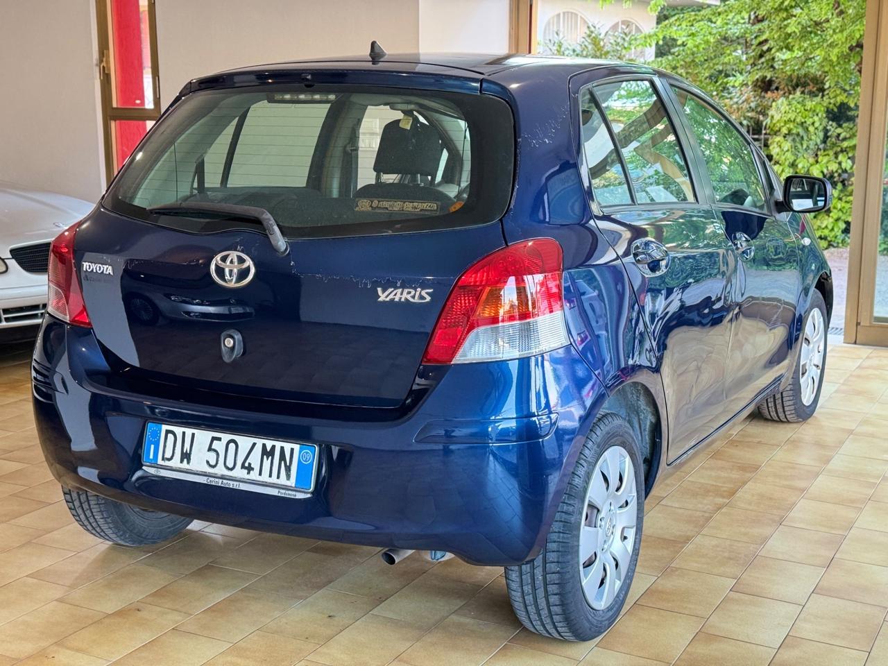 Toyota Yaris 1.0 5 porte Sol