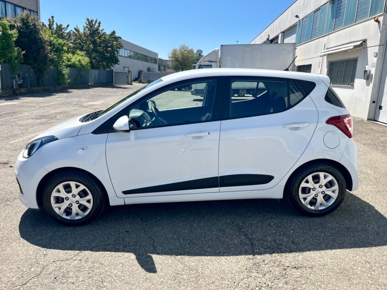 Hyundai i10 1.0benz 2015 64.000km cambio automatico perfetta