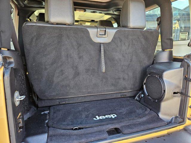 JEEP Wrangler Unlimited 2.8 CRD DPF Sahara Auto