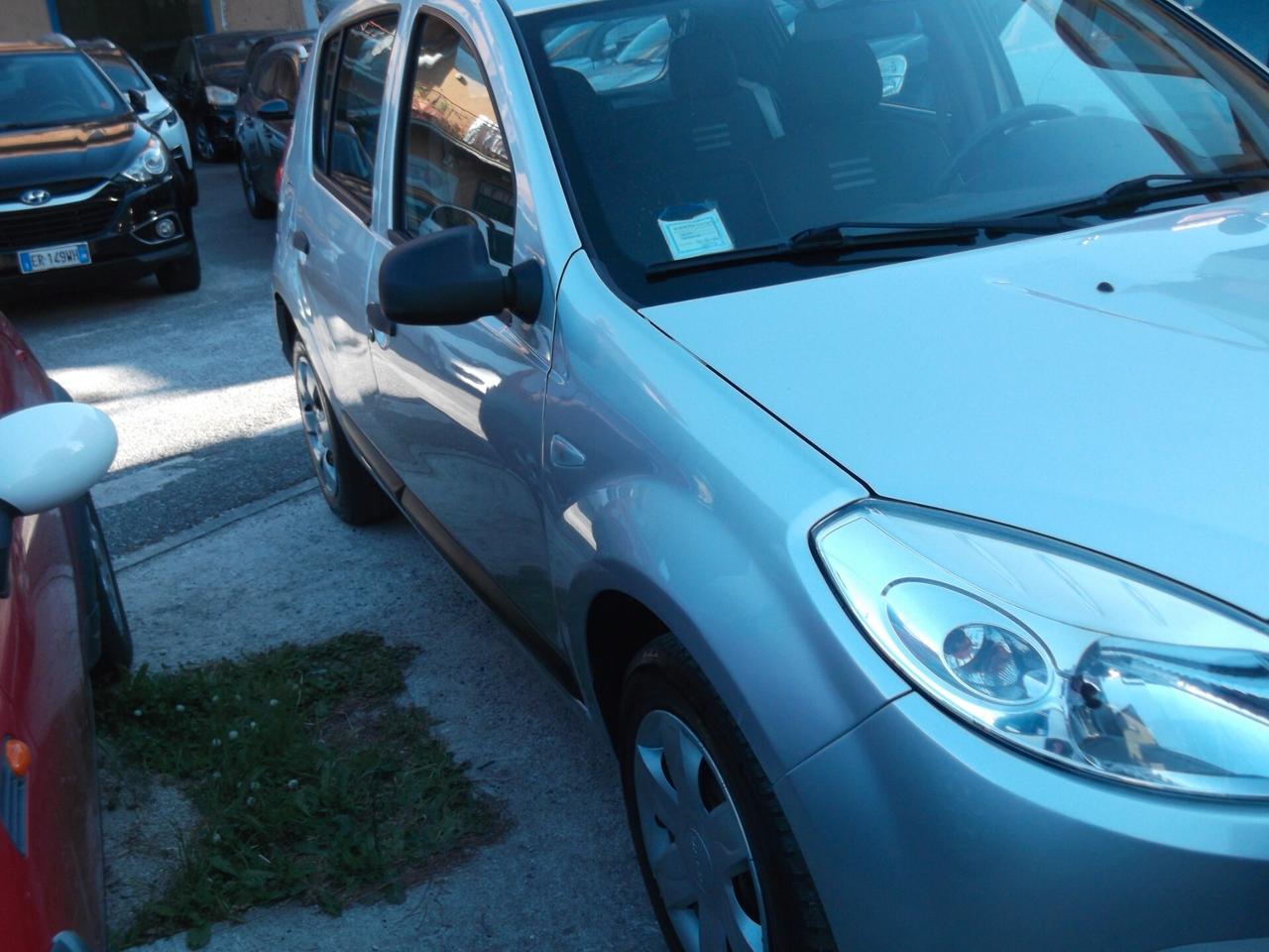 Dacia Sandero 1.2 16V GPL 75CV - 04
