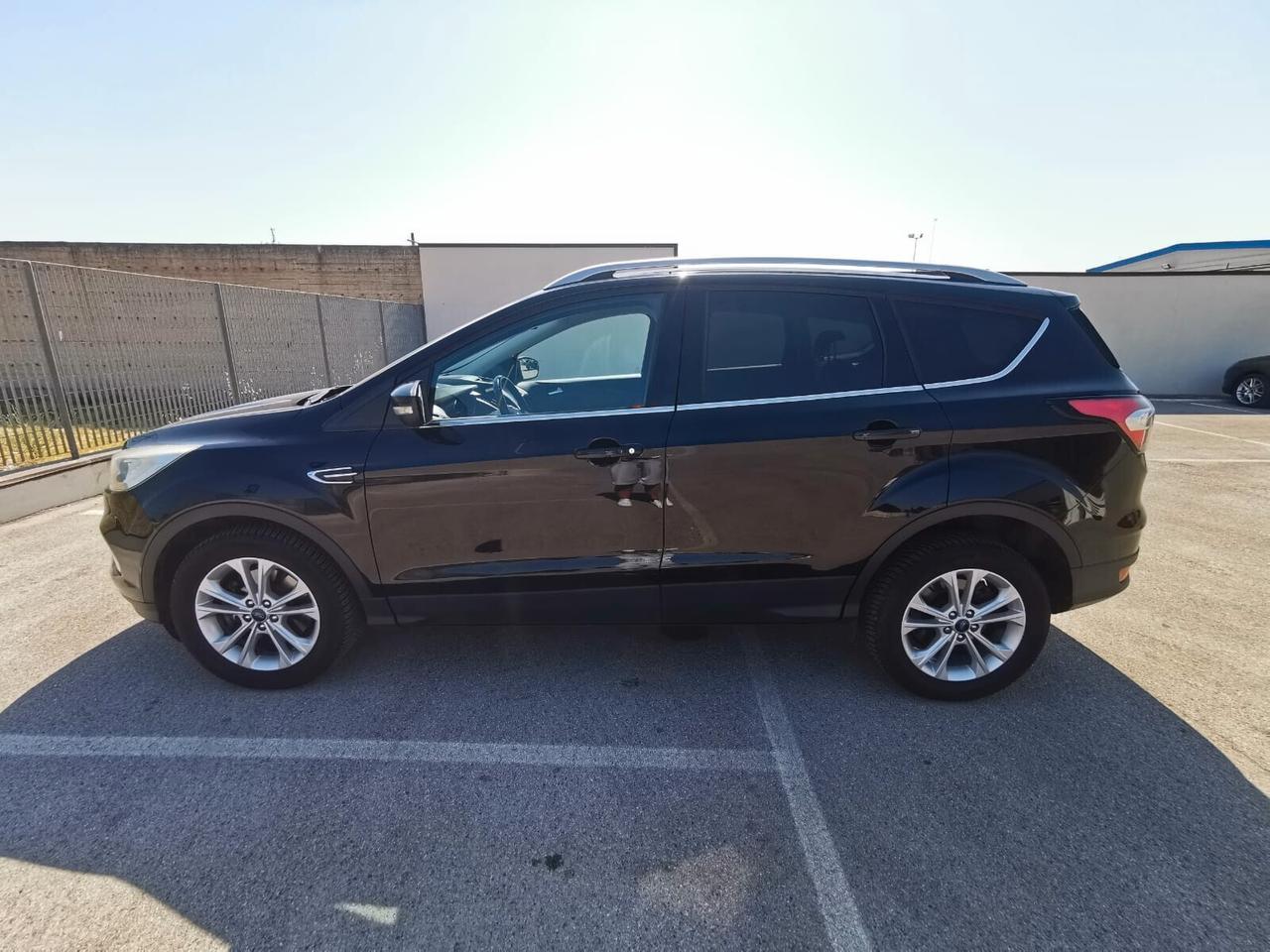 Ford Kuga 1.5 TDCI 120CV 2WD Powershift Tit.