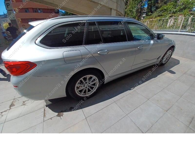 Bmw 518d Touring 150cv Aut. *FULL OPT.* da VETRINA