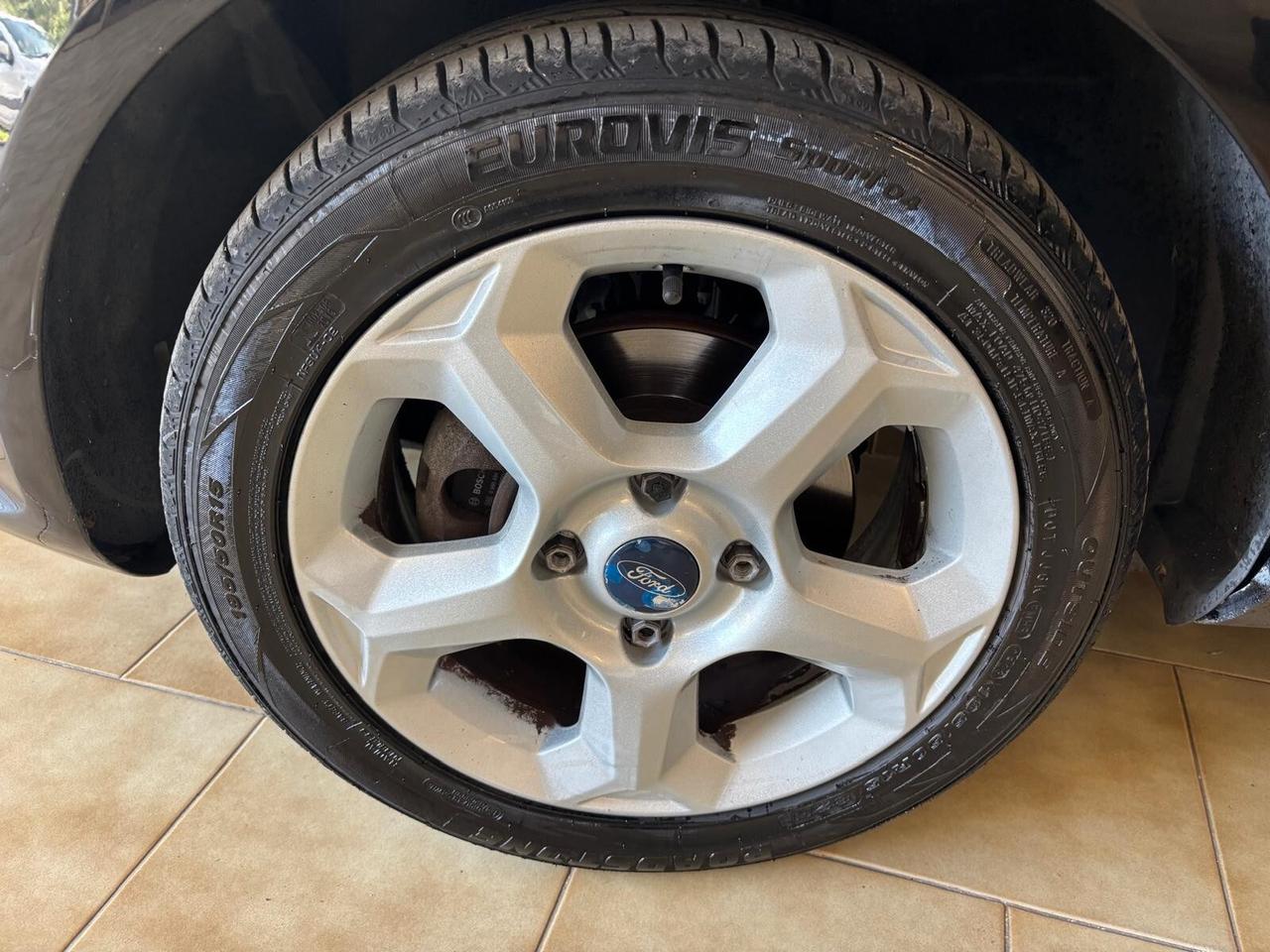 FORD FIESTA ANNO 2011 DS 1.4 ADATTA NEOPATENTATI KM 163 MILA
