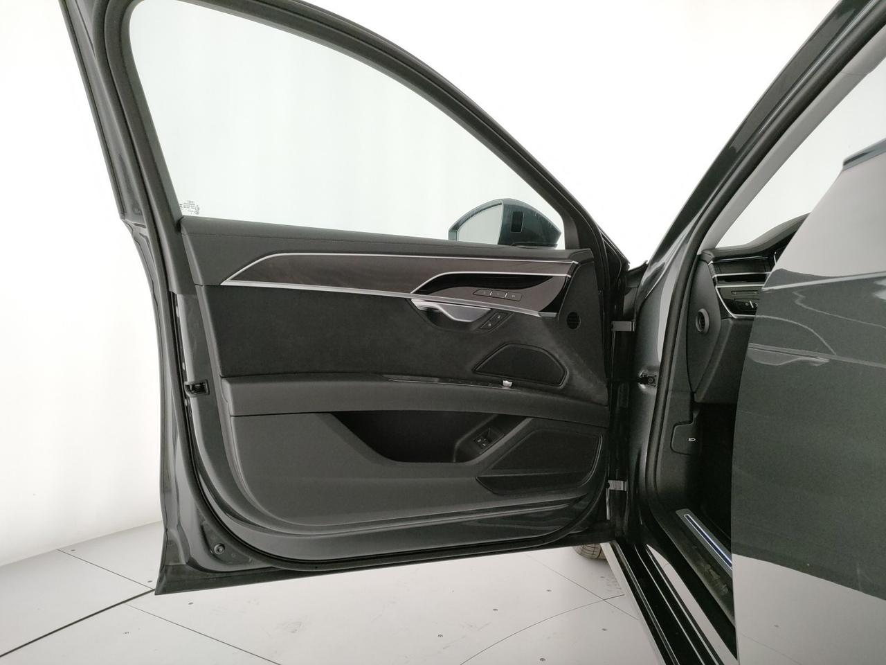Audi A8 60 3.0 tfsi e quattro tiptronic