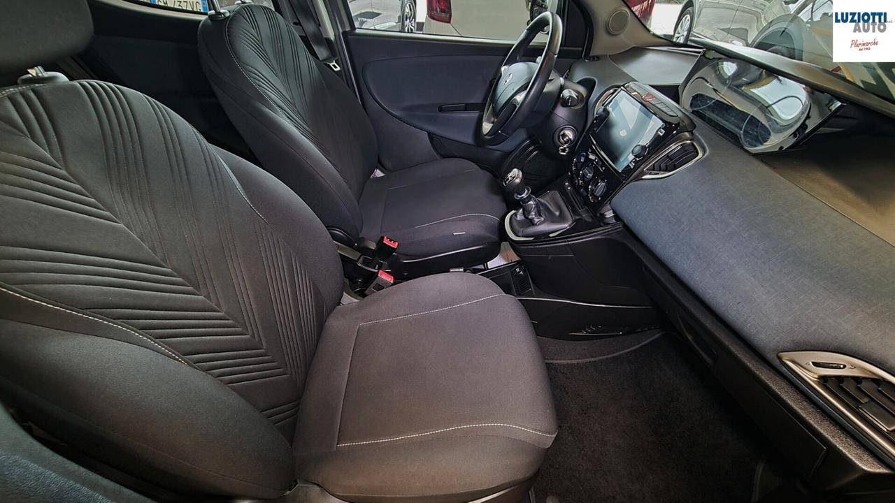 Lancia Ypsilon 1.2 GPL GOLD