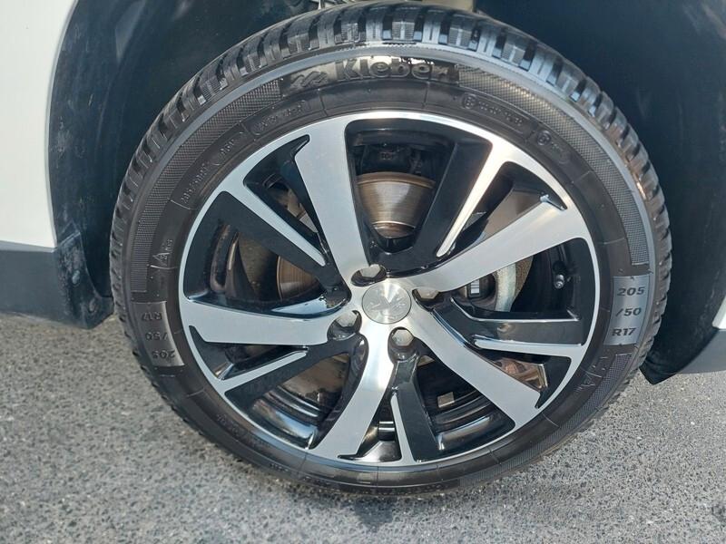 Peugeot 2008 1.6 e-HDi 115 CV Stop&Start Allure