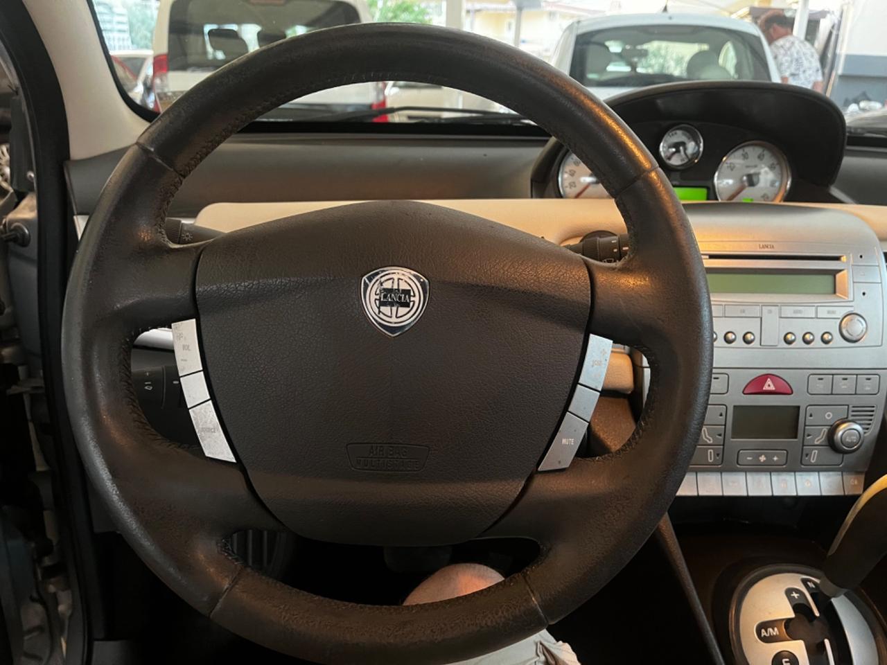 Lancia Ypsilon Cambio aut. appena rifatto