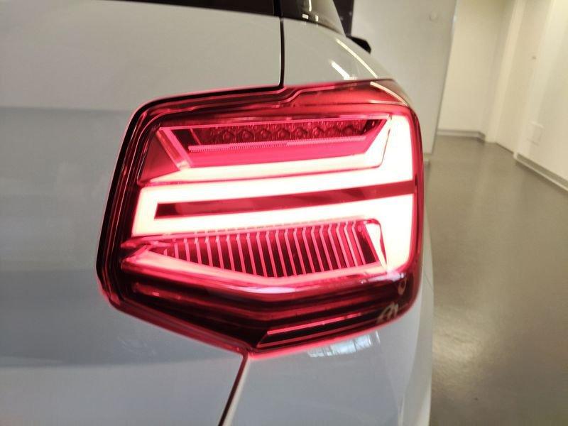 Audi Q2 30 TFSI Business Advanced